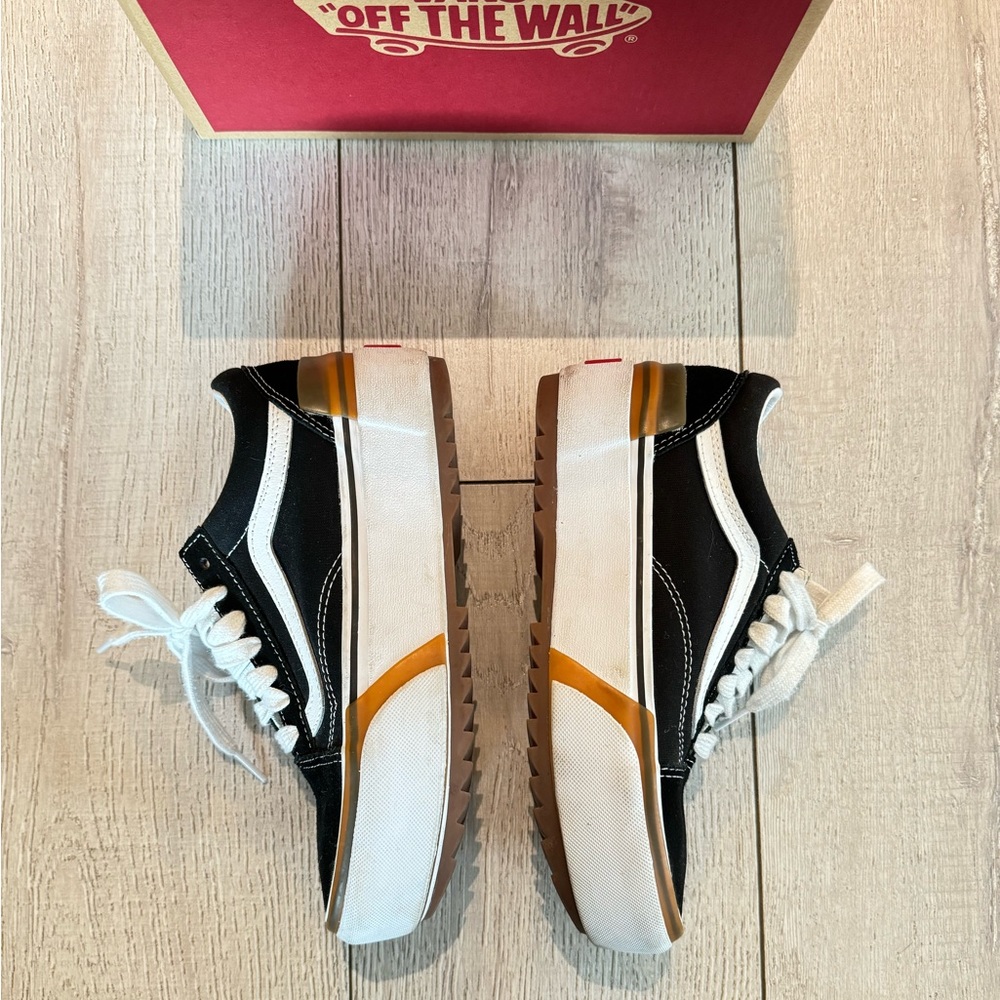 Old Skool Stac Platform Vans in black/white/gum